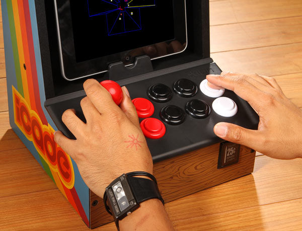 Icade_-_ipad_arcade_cabinet_4-sixhundred